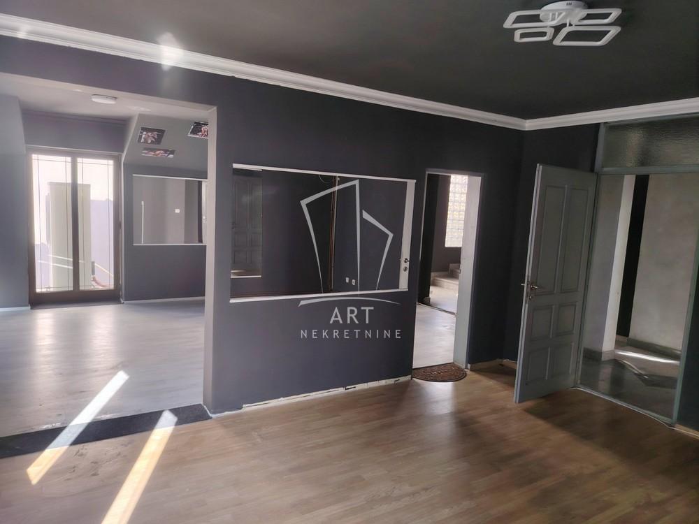 Slika 4 - Dimitrija Tucovića,  Lokal za izdavanje, 300m2, 1.800€