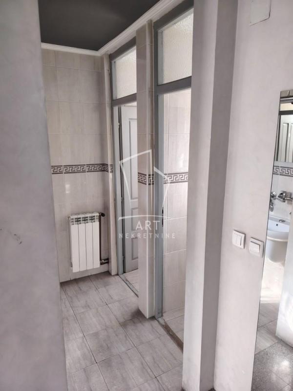 Slika 10 - Dimitrija Tucovića,  Lokal za izdavanje, 300m2, 1.800€