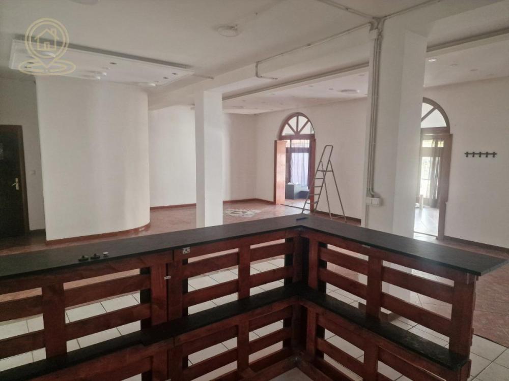 Slika 4 -  Lokal za izdavanje, 300m2, 1.200€