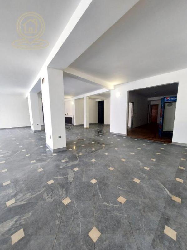 Glavna slika - Lokal za izdavanje, 200m2, 1.200€
