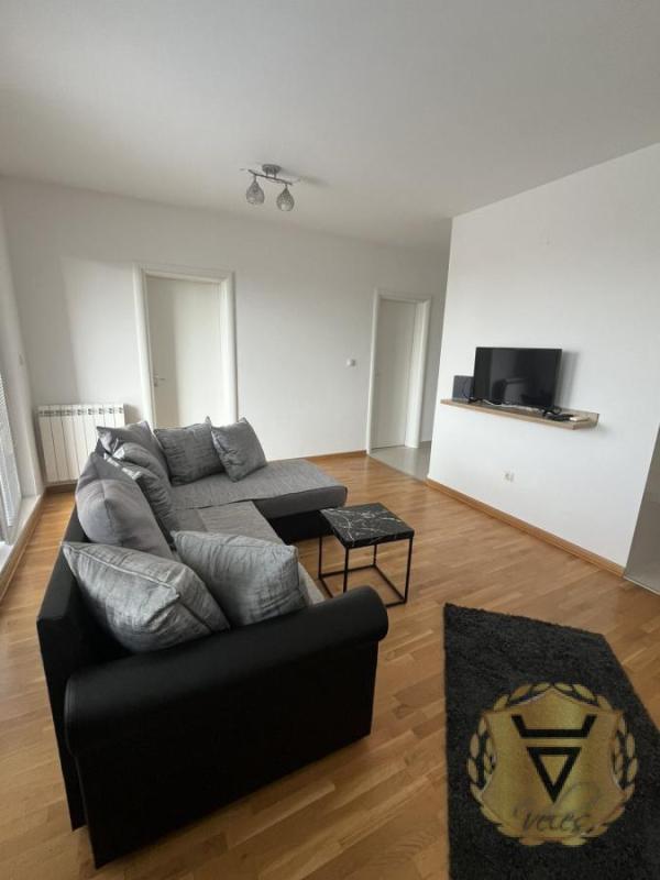 Glavna slika -Trosoban stan za izdavanje, 46m2, 750€