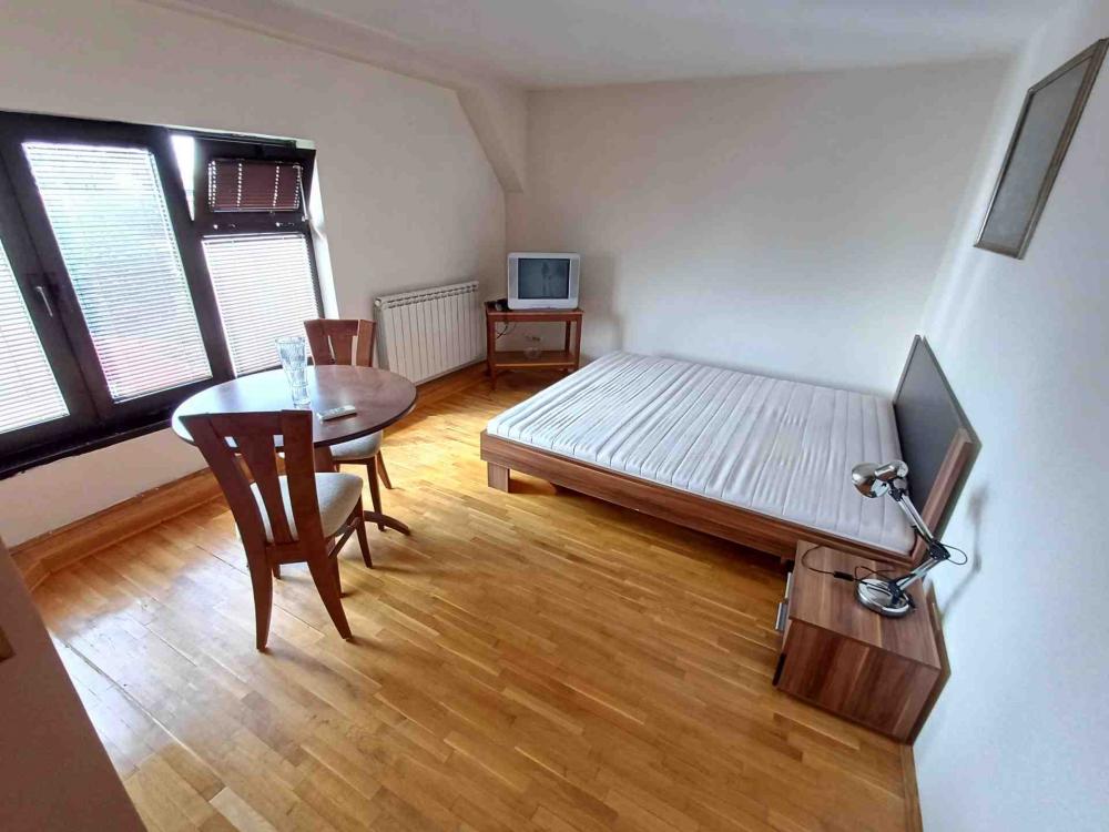 Slika 4 - Kralja Milutina, Trosoban stan za izdavanje, 87m2, 750€