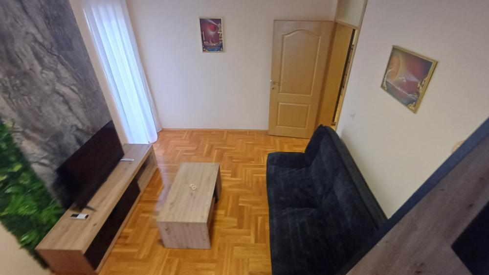 Glavna slika -Jednosoban stan za izdavanje, 38m2, 290€