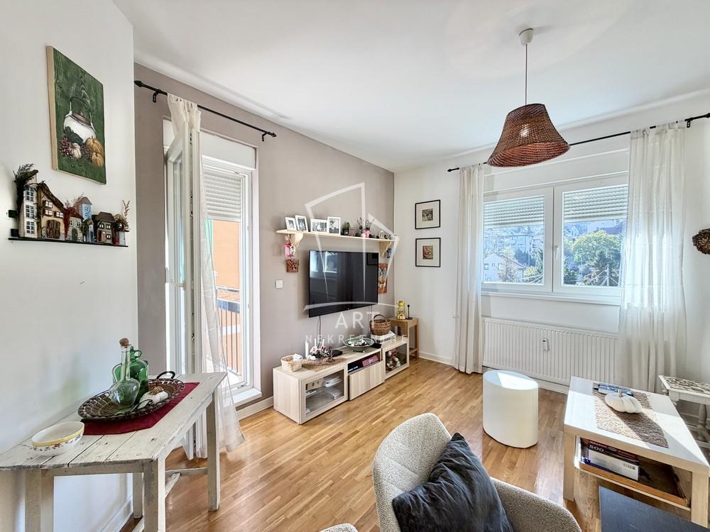 Slika 1 - Vojvode Micka Krstića, Dvoiposoban stan na prodaju, 54m2, 179.000€