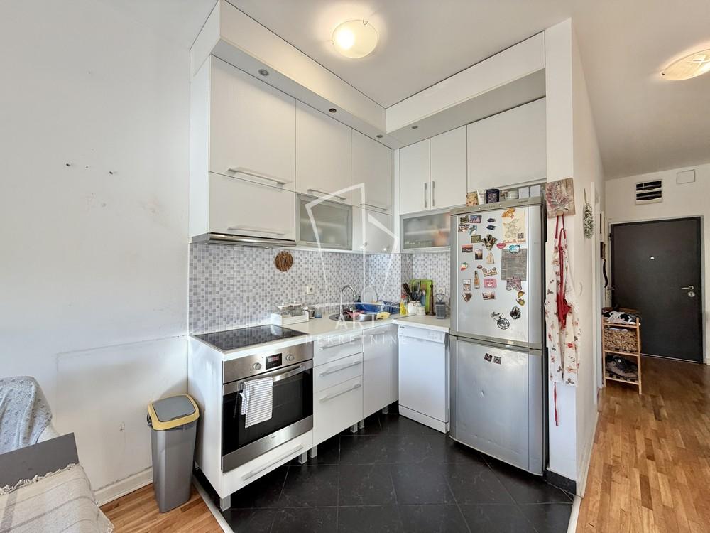 Slika 4 - Vojvode Micka Krstića, Dvoiposoban stan na prodaju, 54m2, 179.000€