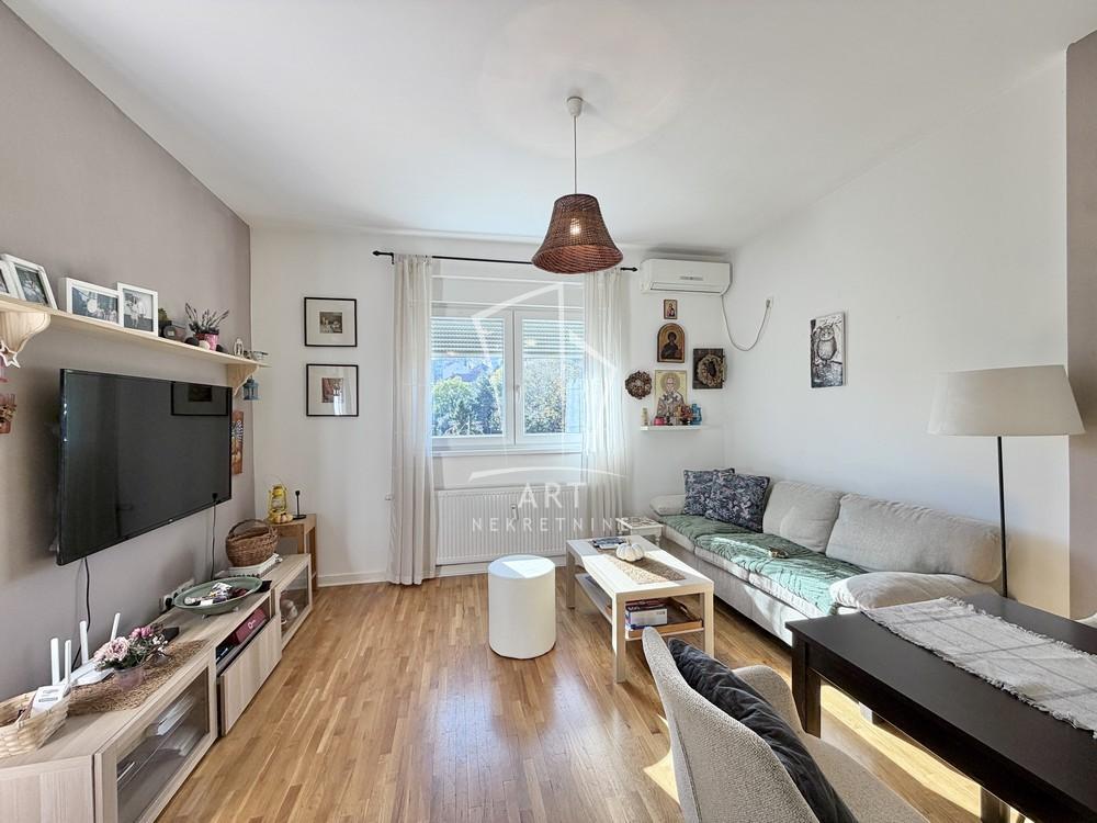 Glavna slika -Vojvode Micka Krstića, Dvoiposoban stan na prodaju, 54m2, 179.000€