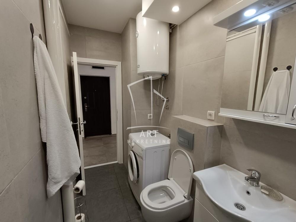 Slika 5 - Bulevar Maršala Tolbuhina, Dvosoban stan za izdavanje, 52m2, 650€