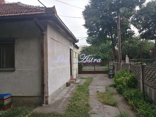 Slika 1 - 27. marta (Borča),  Kuća na prodaju, 77m2, 165.000€