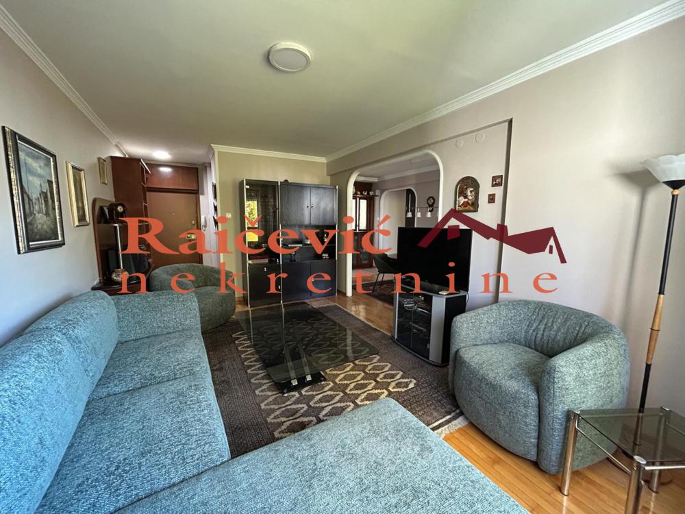 Slika 1 - Tadeusa Koscuska, Trosoban stan za izdavanje, 93m2, 1.200€