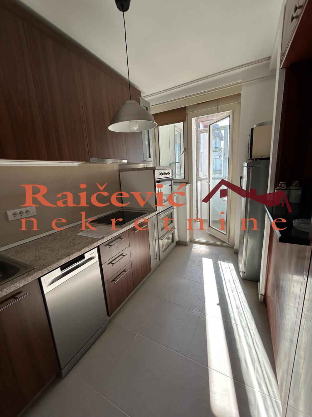 Slika 6 - Tadeusa Koscuska, Trosoban stan za izdavanje, 93m2, 1.200€