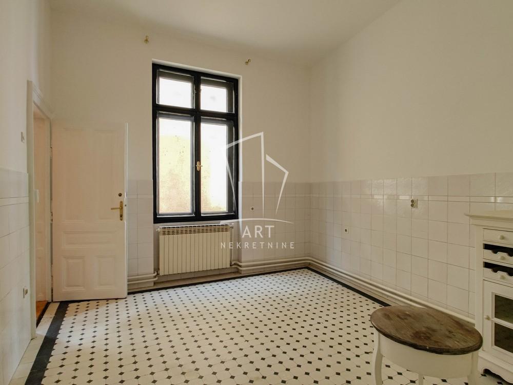 Slika 10 - Cara Uroša, Šestosoban stan za izdavanje, 239m2, 2.300€