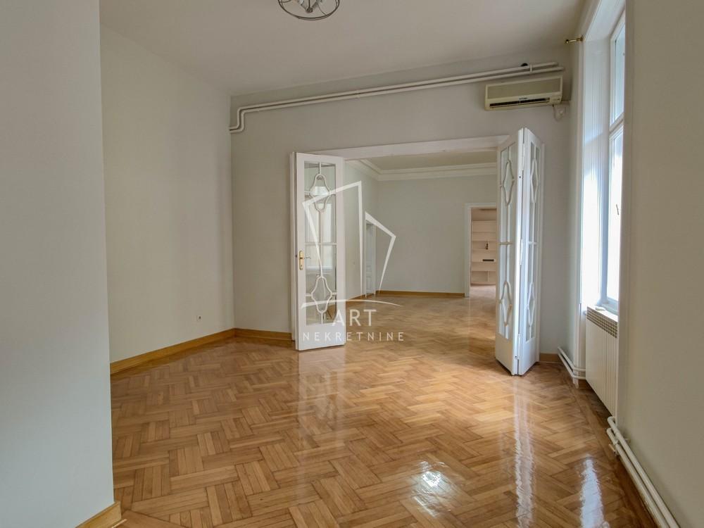 Slika 3 - Cara Uroša, Šestosoban stan za izdavanje, 239m2, 2.300€