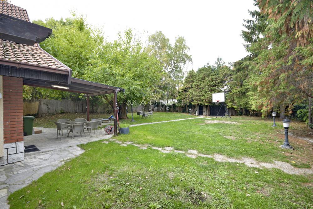 Slika 7 - Kuća za izdavanje, 140m2, 2.500€