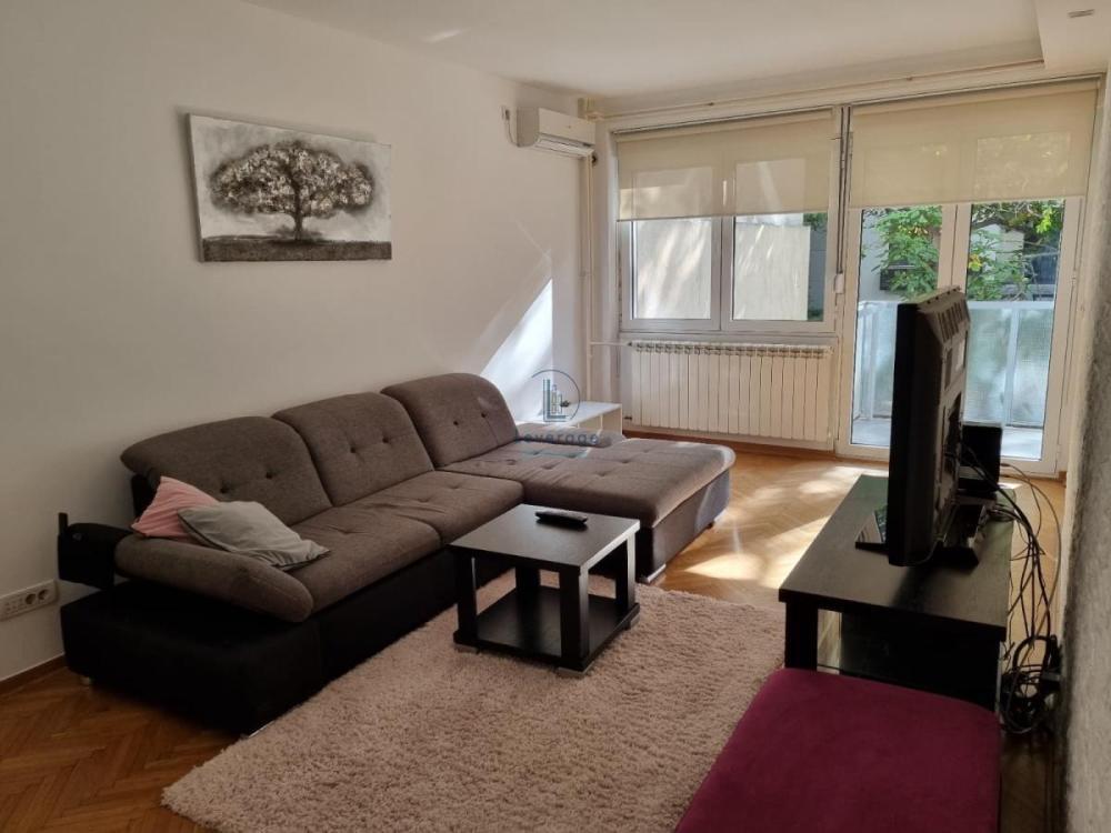 Glavna slika -Novopazarska, Trosoban stan za izdavanje, 80m2, 900€