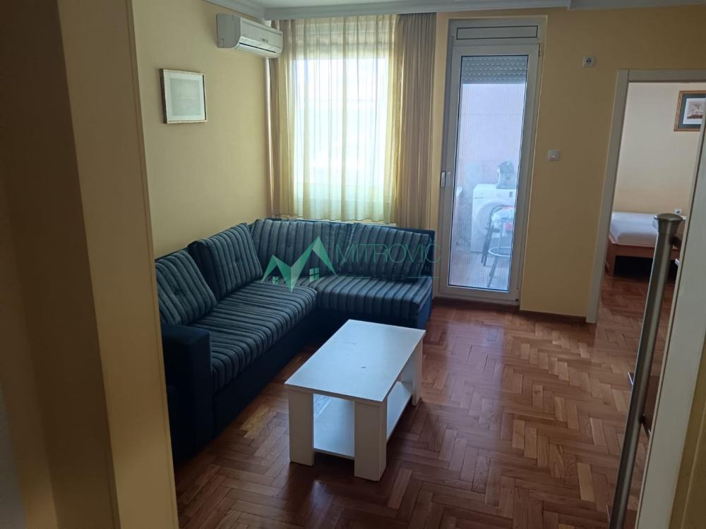 Glavna slika -Jednoiposoban stan za izdavanje, 40m2, 350€