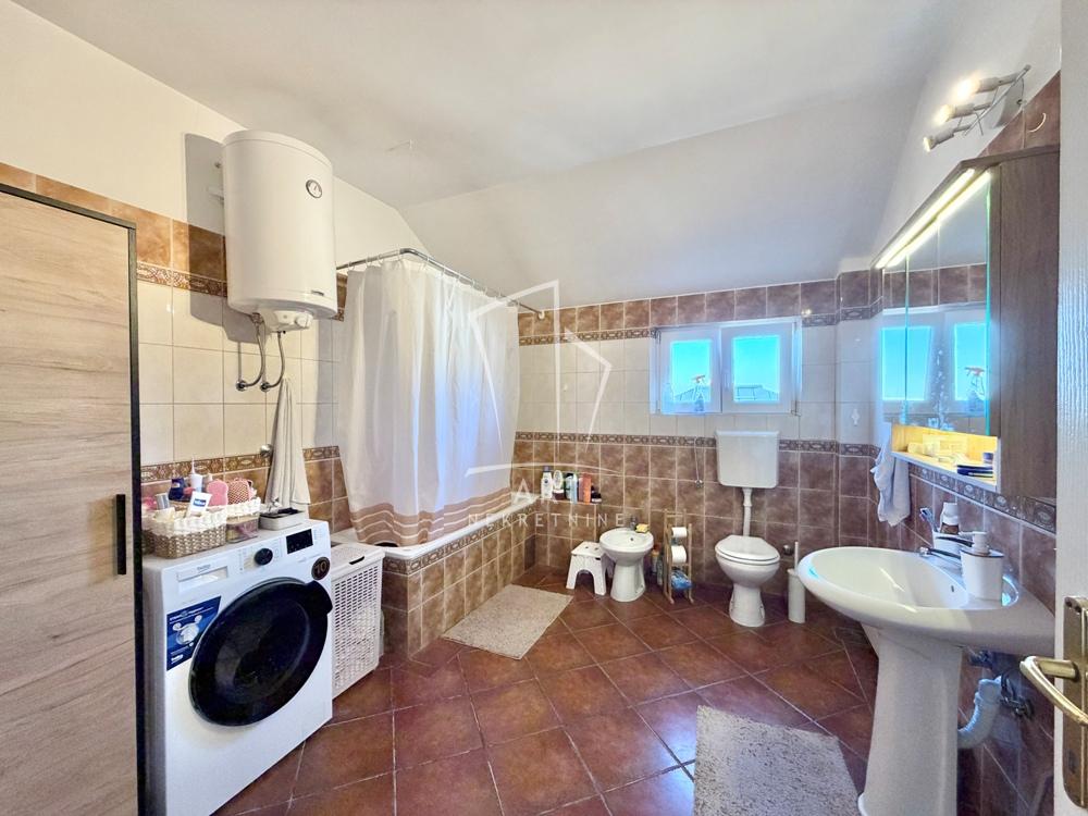 Slika 5 - Liksuri, Četvorosoban stan na prodaju, 199m2, 359.000€