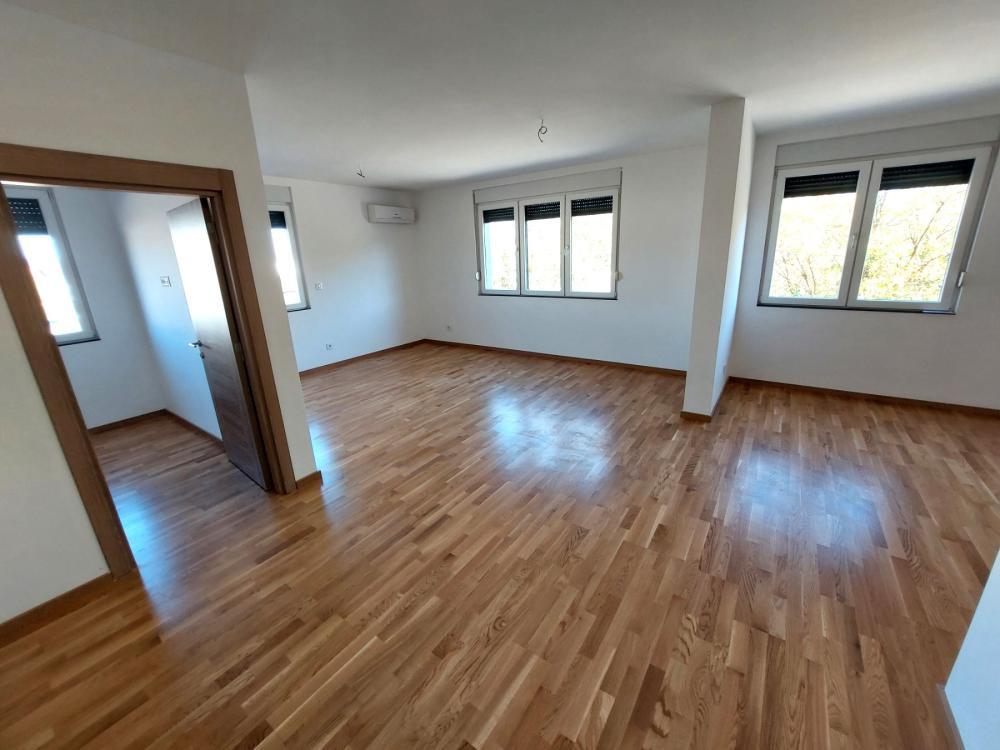 Glavna slika -Dvoiposoban stan na prodaju, 70m2, 144.200€