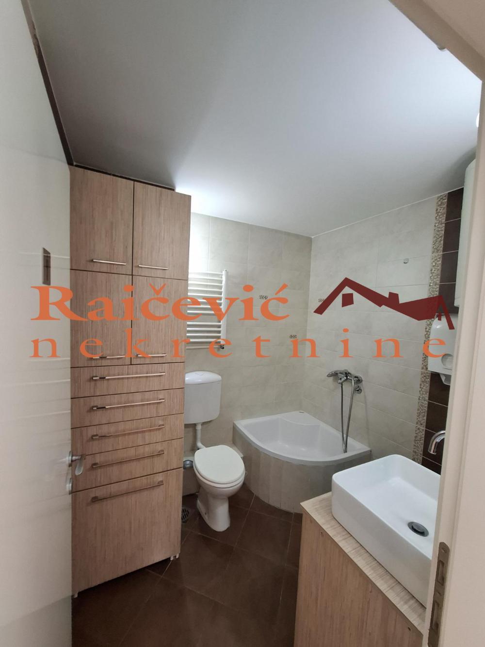 Slika 9 - Bulevar Zorana Djindjica, Petosoban stan na prodaju, 123m2, 553.000€