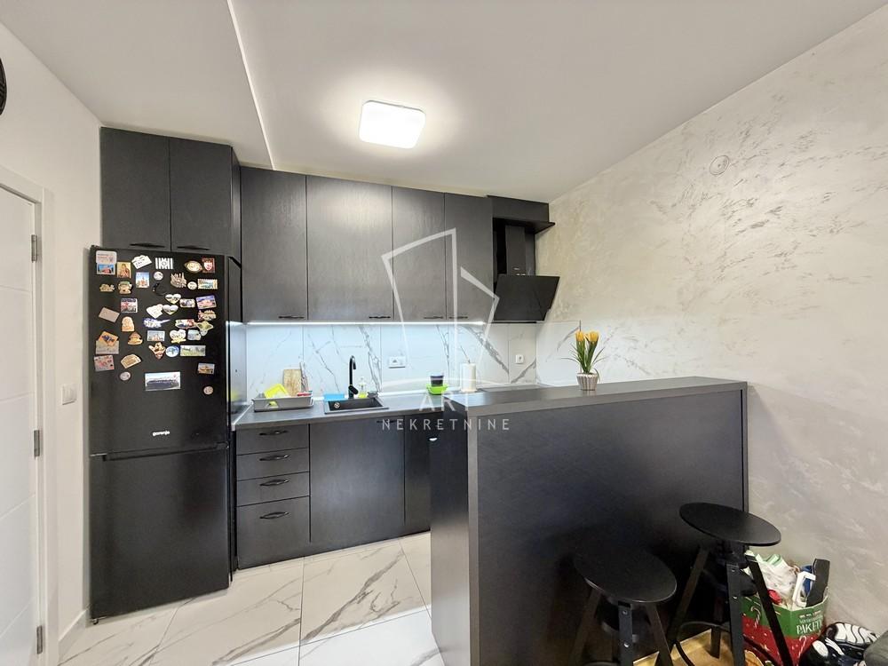 Slika 5 - Hajduk Stojka, Četvorosoban stan na prodaju, 64m2, 160.000€