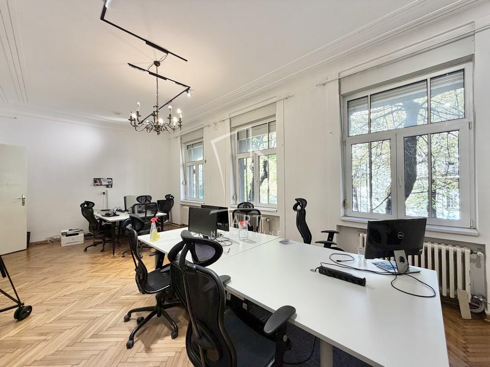 Slika 10 - Palmotićeva, Šestosoban stan za izdavanje, 220m2, 3.000€