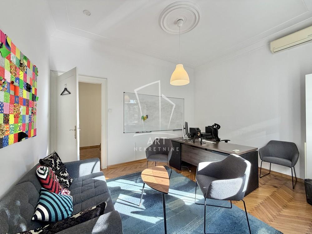 Slika 4 - Palmotićeva, Šestosoban stan za izdavanje, 220m2, 3.000€