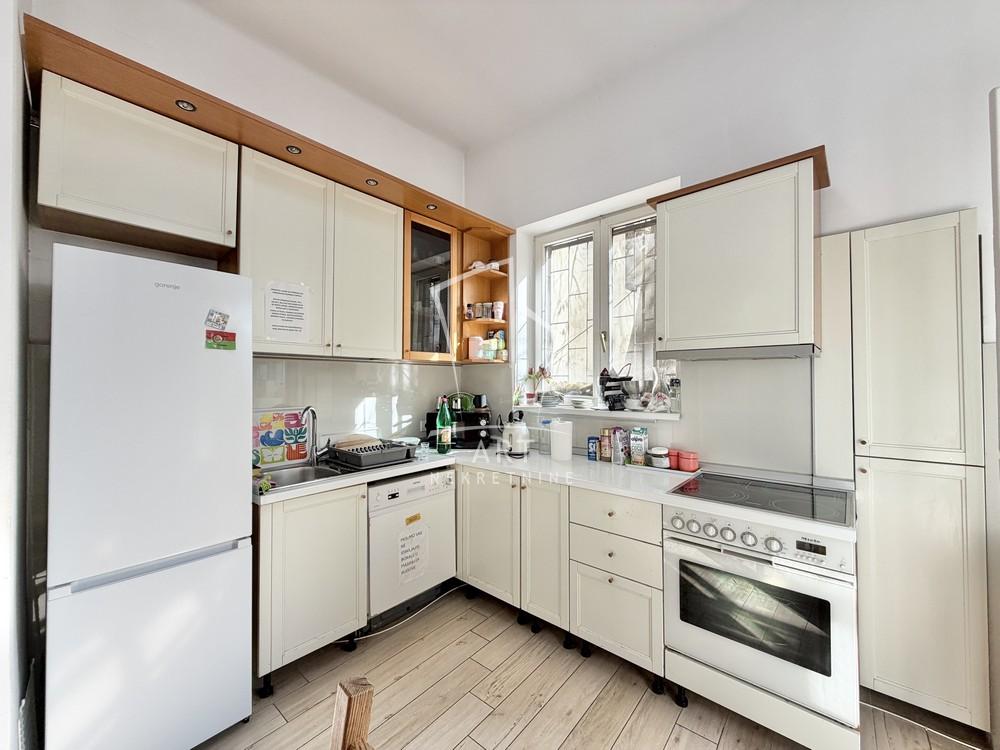 Slika 8 - Palmotićeva, Šestosoban stan za izdavanje, 220m2, 3.000€