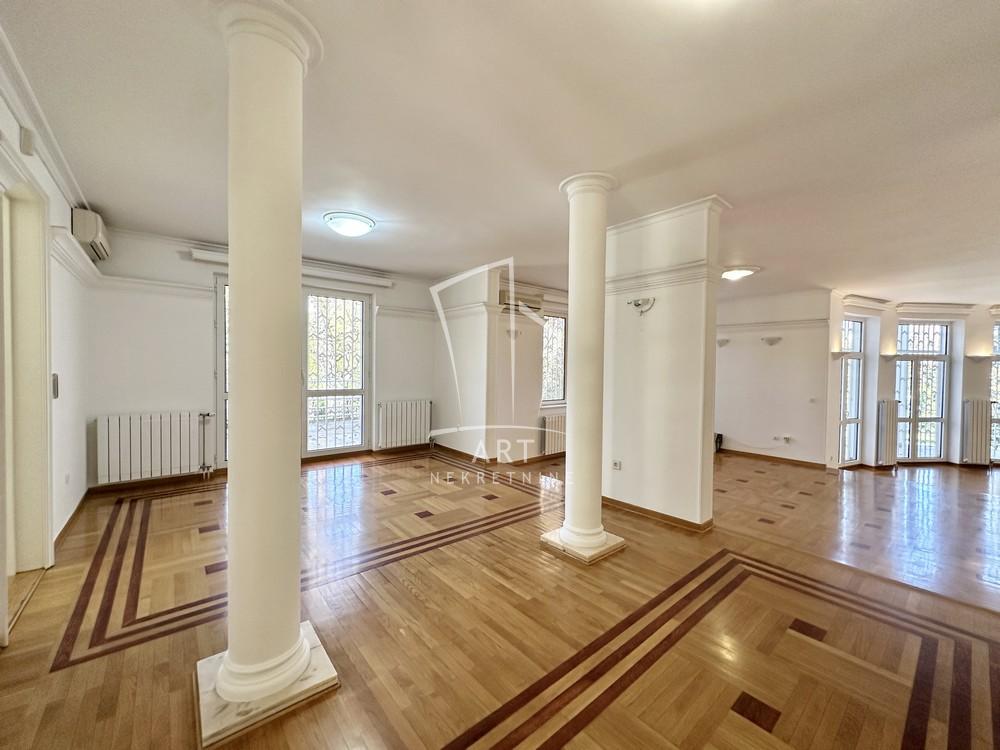 Slika 1 - Dragana Sakana, Kuća za izdavanje, 270m2, 5.600€