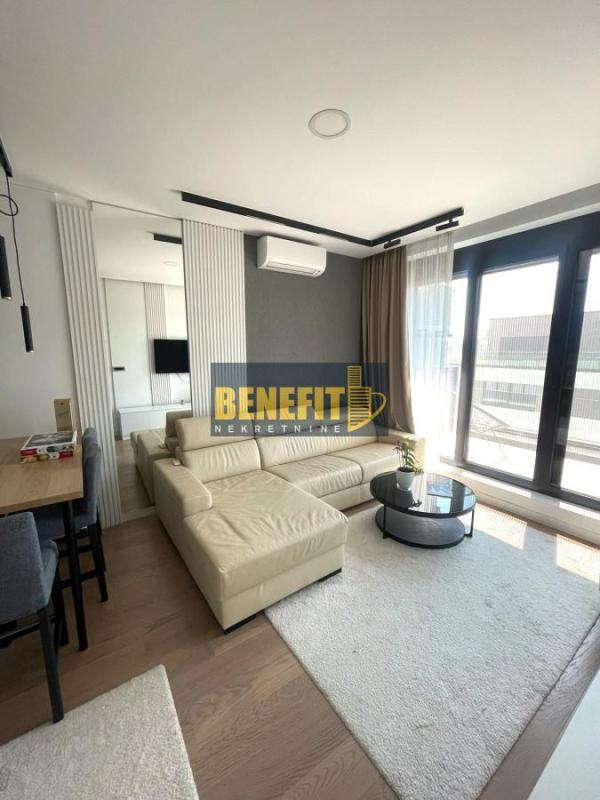 Glavna slika -Trosoban stan za izdavanje, 60m2, 1.200€