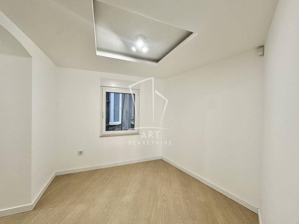 Slika 4 - Karađorđeva,  Lokal za izdavanje, 115m2, 2.200€