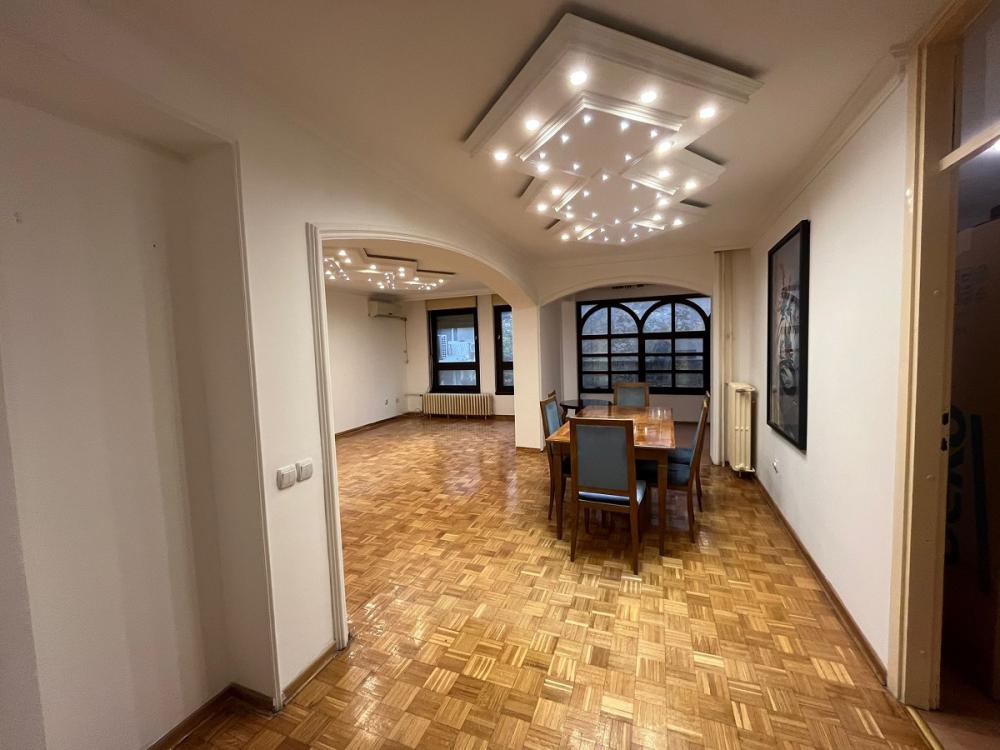 Slika 1 - Golsvordijeva, Četvorosoban stan za izdavanje, 115m2, 1.300€