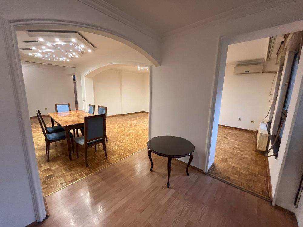 Slika 5 - Golsvordijeva, Četvorosoban stan za izdavanje, 115m2, 1.300€
