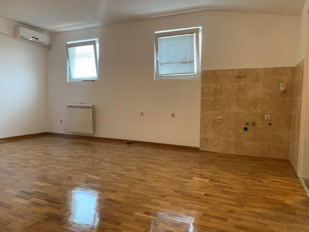 Slika 2 - Brace Ribnikar, Jednoiposoban stan na prodaju, 42m2, 130.000€