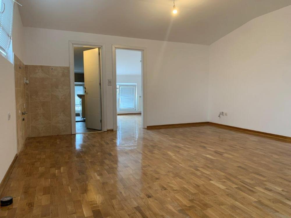 Slika 3 - Brace Ribnikar, Jednoiposoban stan na prodaju, 42m2, 130.000€