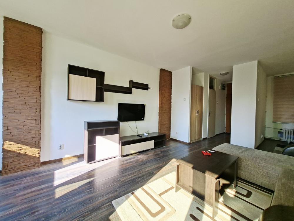 Slika 3 - Bulevar Arsenija Carnojevica, Trosoban stan na prodaju, 70m2, 280.000€