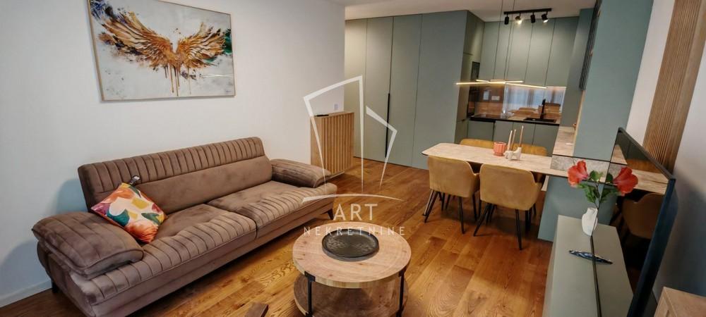 Slika 1 - Mirka Milojkovića, Trosoban stan za izdavanje, 67m2, 900€