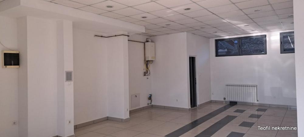 Slika 3 - Kneza Mihaila,  Lokal za izdavanje, 60m2, 600€