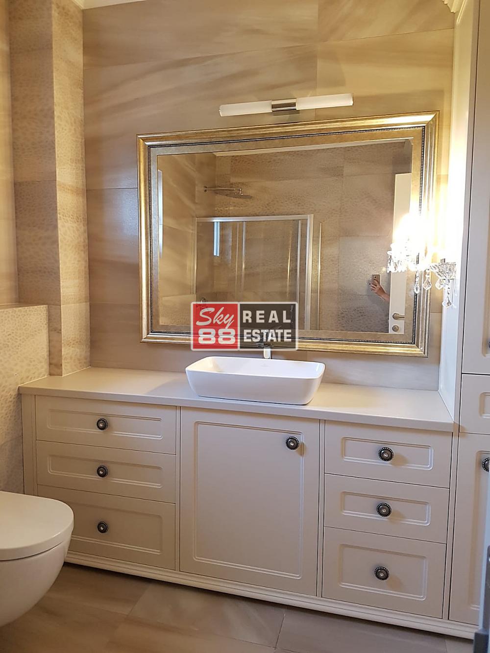 Slika 10 - Petosoban stan za izdavanje, 215m2, 4.500€