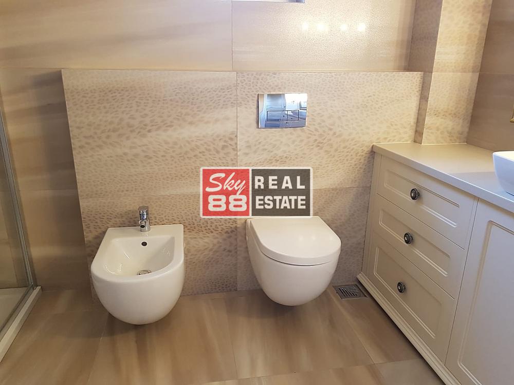 Slika 11 - Petosoban stan za izdavanje, 215m2, 4.500€