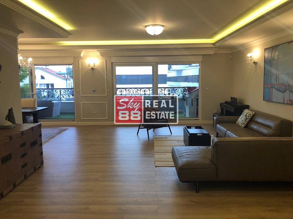 Slika 1 - Petosoban stan za izdavanje, 215m2, 4.500€