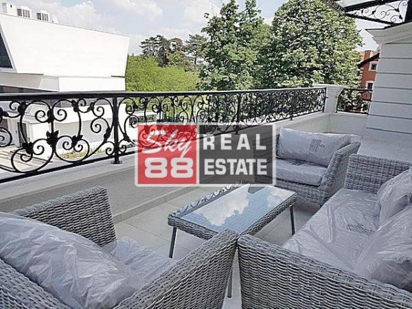 Glavna slika -Petosoban stan za izdavanje, 215m2, 4.500€