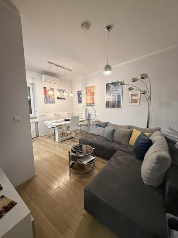 Slika 1 - Cara Lazara, Jednoiposoban stan za izdavanje, 45m2, 850€