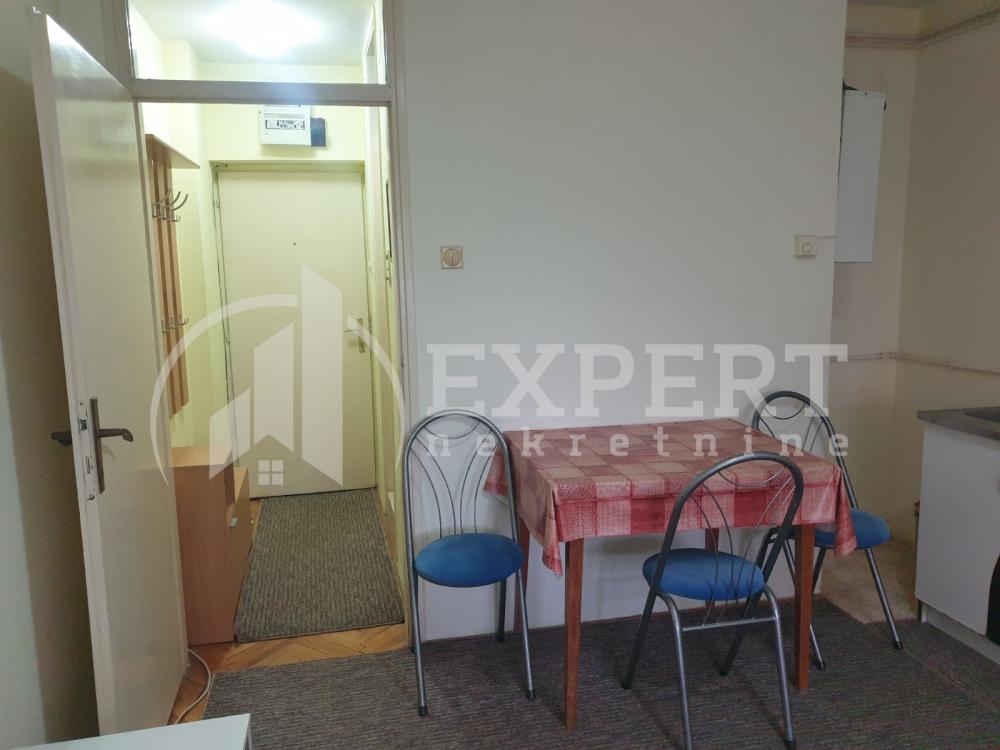 Slika 6 - Patrisa Lumumbe, Jednoiposoban stan na prodaju, 33m2, 66.000€