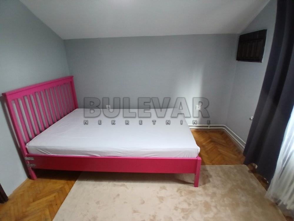 Slika 11 - Jug Bogdanova, Četvorosoban stan za izdavanje, 76m2, 450€