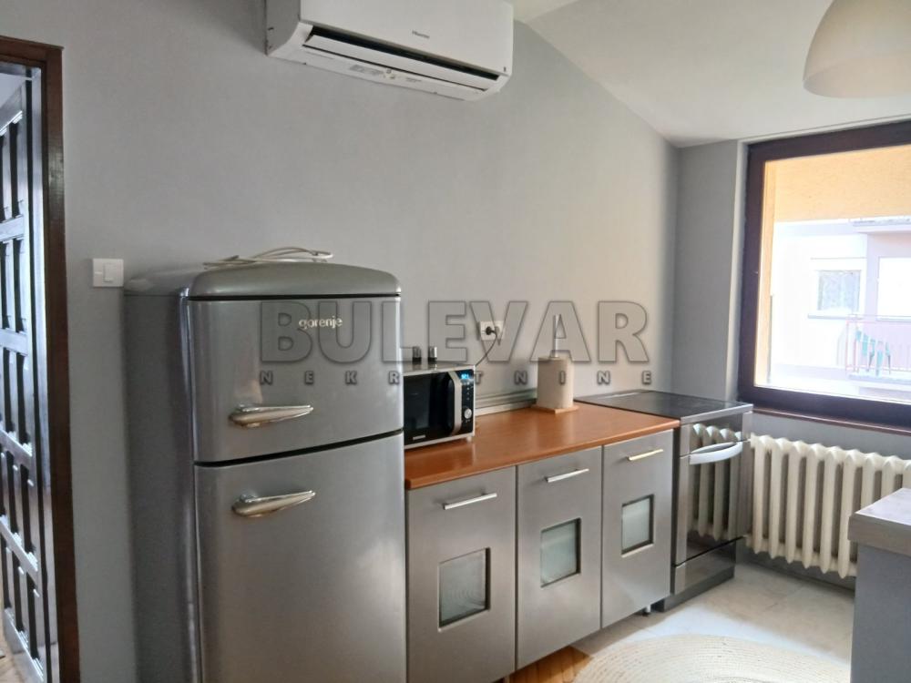 Slika 7 - Jug Bogdanova, Četvorosoban stan za izdavanje, 76m2, 450€