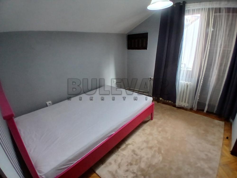 Slika 10 - Jug Bogdanova, Četvorosoban stan za izdavanje, 76m2, 450€