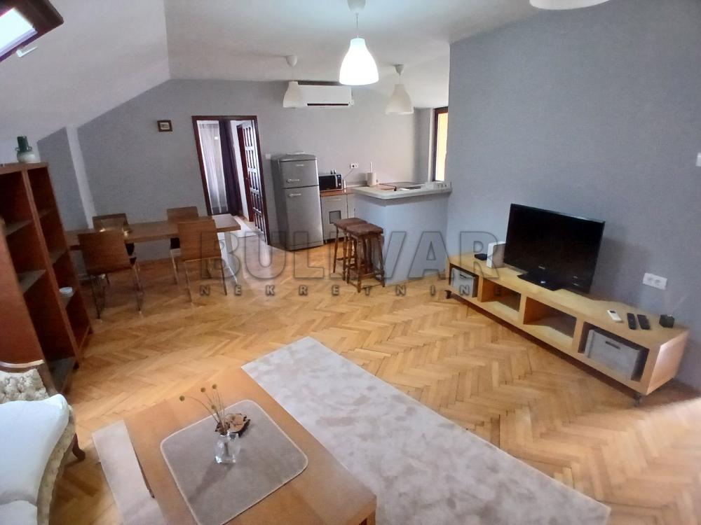 Slika 1 - Jug Bogdanova, Četvorosoban stan za izdavanje, 76m2, 450€