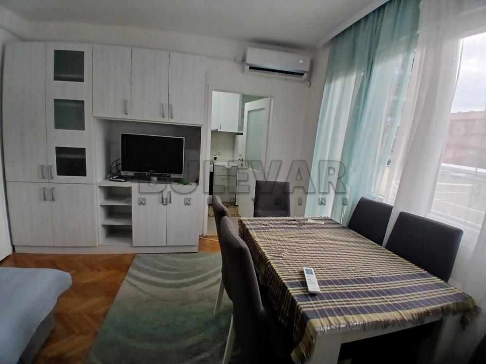 Slika 2 - Nestora Žučnog, Dvoiposoban stan za izdavanje, 54m2, 270€