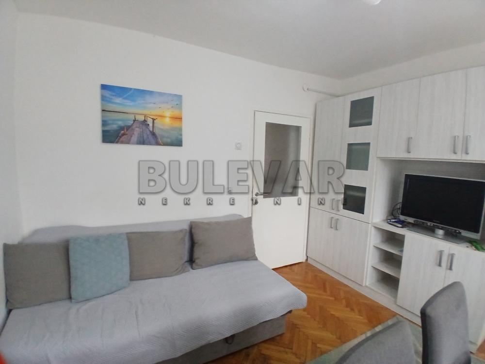 Slika 1 - Nestora Žučnog, Dvoiposoban stan za izdavanje, 54m2, 270€