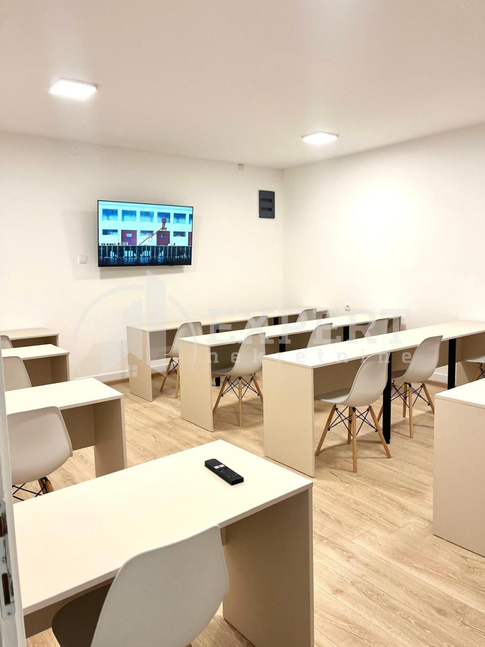 Slika 9 - Bulevar svetog cara,  Kuća na prodaju, 550m2, 390.000€