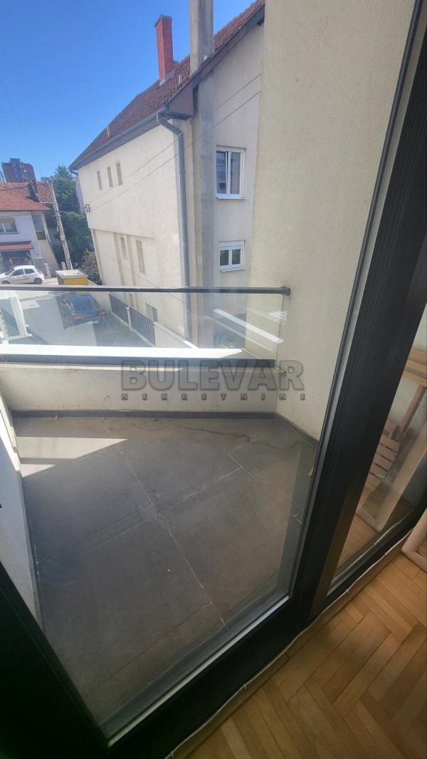 Slika 8 - Jovana Skerlića, Jednoiposoban stan za izdavanje, 42m2, 350€